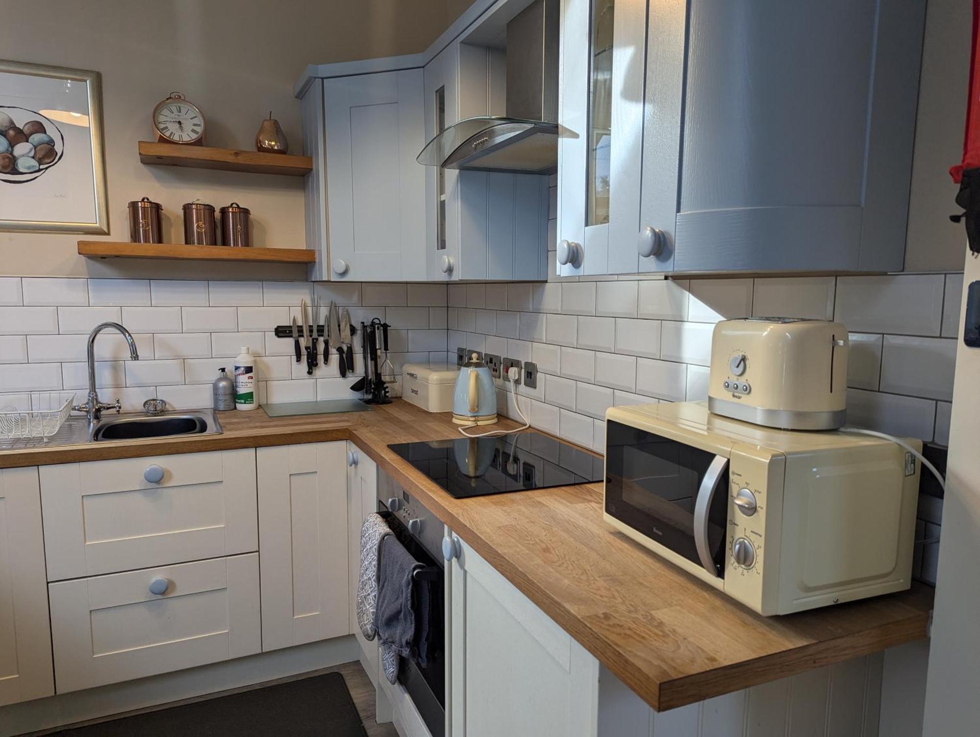 The Coach House Apartment At Cefn Tilla Court, Аск Екстер'єр фото